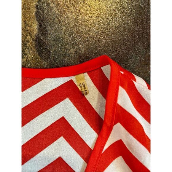 Kiara Women’s Medium Chevron 3/4 Sleeve V-neck Blouse - Picture 12 of 12